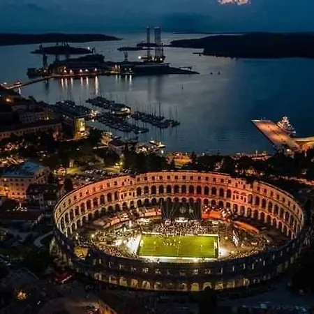 Arena *